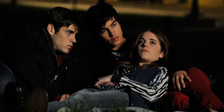 one-kiss-review-slide